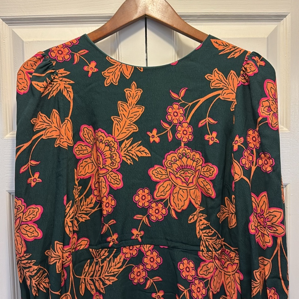 Beautiful Boden Floral Midi. Size 10. Excellent condition.
Perfect for spring.